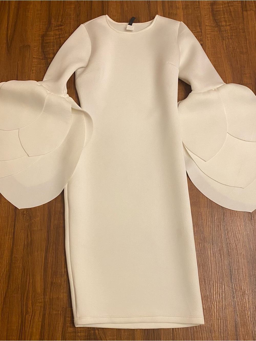 New Ladies White Statement-Sleeve Sheath Dress